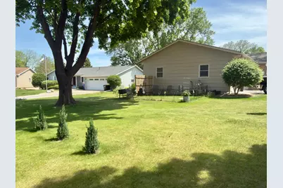 1709 6th Street SW, Willmar, MN 56201 - Photo 6