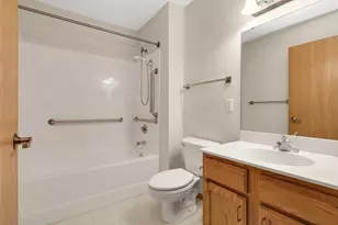909 Bahls Dr, Hastings, MN 55033 - Photo 16