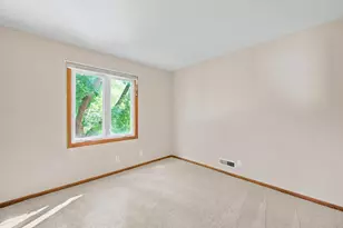 8009 W 104th St, Bloomington, MN 55438 - Photo 12