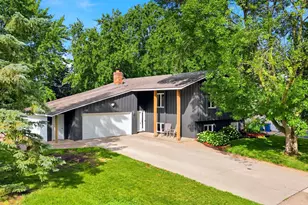 8009 W 104th St, Bloomington, MN 55438 - Photo 20