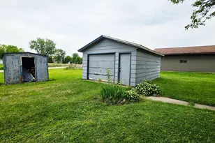 109 Willow Point Dr, Elysian, MN 56028 - Photo 8
