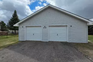 908 Trailview St, Bovey, MN 55709 - Photo 6