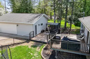 404 Hartley St, Coleraine, MN 55722 - Photo 2