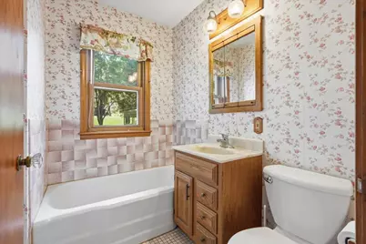 568 Shryer Avenue W, Roseville, MN 55113 - Photo 14