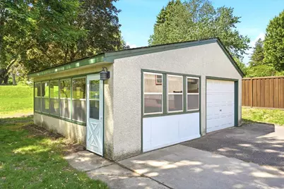 568 Shryer Avenue W, Roseville, MN 55113 - Photo 22