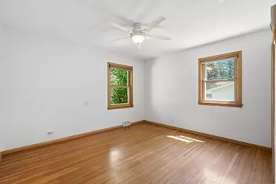 568 Shryer Avenue W, Roseville, MN 55113 - Photo 10