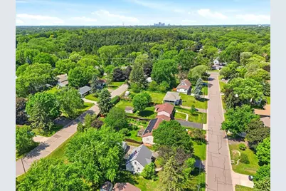 568 Shryer Avenue W, Roseville, MN 55113 - Photo 28