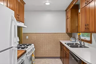 6102 Hampshire Ave N, Crystal, MN 55428 - Photo 14