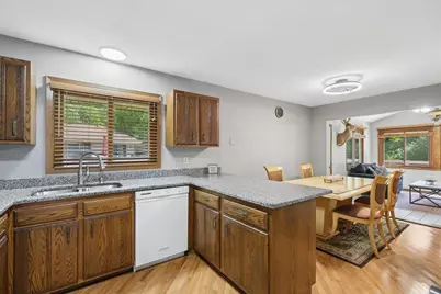 3203 Red Oak Circle S, Burnsville, MN 55337 - Photo 8