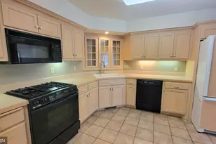1374 Field Creek Cir, Victoria, MN 55386 - Photo 8