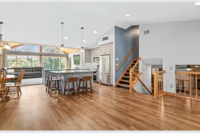 1570 Lakeview Curve, Eagan, MN 55122 - Photo 4