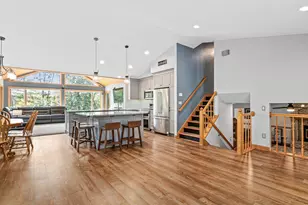 1570 Lakeview Curve, Eagan, MN 55122 - Photo 4