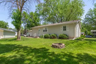 349 Woodland Dr, Owatonna, MN 55060 - Photo 6