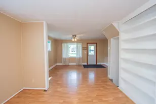 1007 11th St N, Fargo, ND 58102 - Photo 8