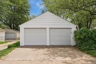 3301 Brownlow Ave, Saint Louis Park, MN 55426 - Photo 32