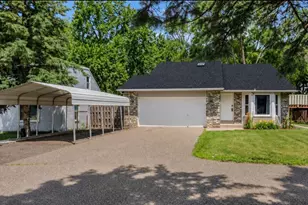 1065 89th Ave NE, Blaine, MN 55434 - Photo 2