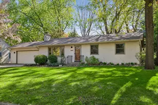 2966 Mildred Dr, Roseville, MN 55113 - Photo 2