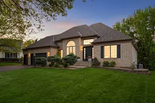 802 Spring Hill Ct, Woodbury, MN 55125 - Photo 1