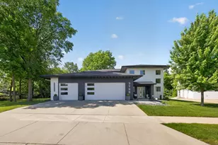3795 Stone Point Dr NE, Rochester, MN 55906 - Photo 2