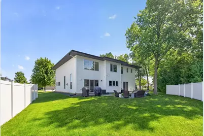 3795 Stone Point Drive NE, Rochester, MN 55906 - Photo 4