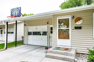 509 Cedar Ln, Moorhead, MN 56560 - Photo 6