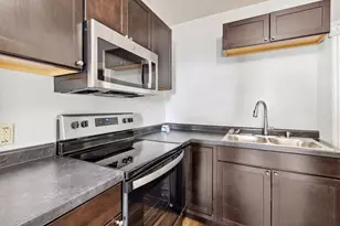 303 W 4th St, Duluth, MN 55806 - Photo 6