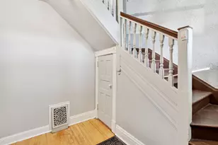303 W 4th St, Duluth, MN 55806 - Photo 2