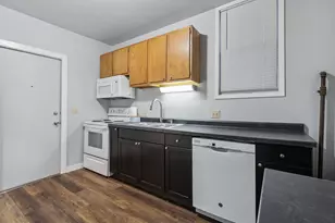 303 W 4th St, Duluth, MN 55806 - Photo 16