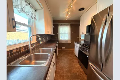 1640 Montana Avenue E, Saint Paul, MN 55106 - Photo 16