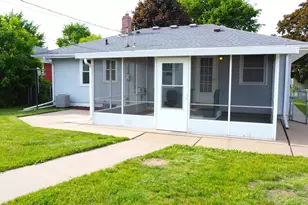 1640 Montana Ave E, Saint Paul, MN 55106 - Photo 6