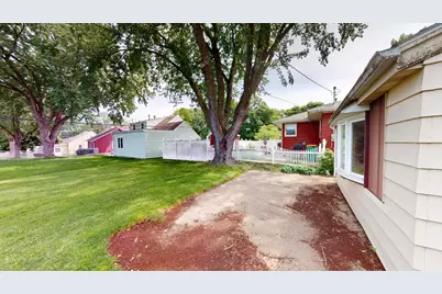 904 Clausen Avenue, Albert Lea, MN 56007 - Photo 38