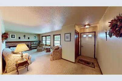 904 Clausen Avenue, Albert Lea, MN 56007 - Photo 4