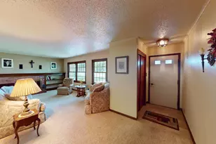 904 Clausen Ave, Albert Lea, MN 56007 - Photo 4