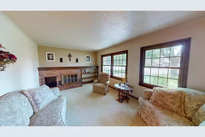 904 Clausen Avenue, Albert Lea, MN 56007 - Photo 2
