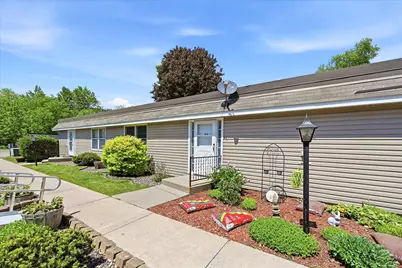 6081 Paris Avenue N #B2, Stillwater, MN 55082 - Photo 2