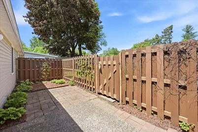 6081 Paris Avenue N #B2, Stillwater, MN 55082 - Photo 4