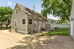 914 16 1/4 Street SE, Rochester, MN 55904 - Photo 2