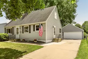 914 16 1/4 Street SE, Rochester, MN 55904 - Photo 1