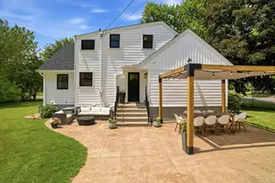 8401 15th Ave S, Bloomington, MN 55425 - Photo 2