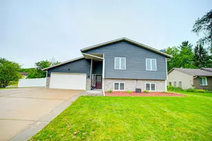 15614 Heywood Way, Apple Valley, MN 55124 - Photo 2