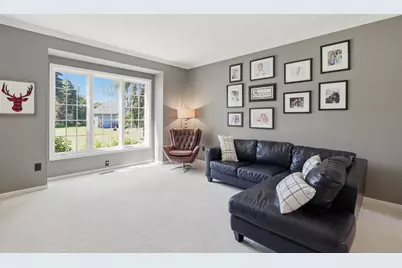 10368 Bluff Road, Eden Prairie, MN 55347 - Photo 14
