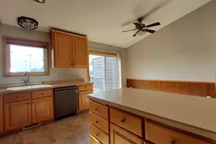 307 13th Ave N, Princeton, MN 55371 - Photo 8
