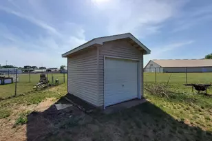 307 13th Ave N, Princeton, MN 55371 - Photo 4