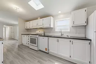 718 Rose Dr, Faribault, MN 55021 - Photo 12