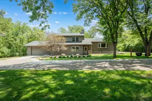 2000 Schmidt Ct SE, Rochester, MN 55904 - Photo 2