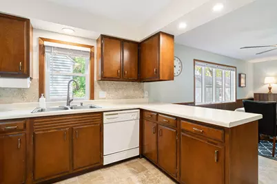 902 11th Avenue SW, Austin, MN 55912 - Photo 14