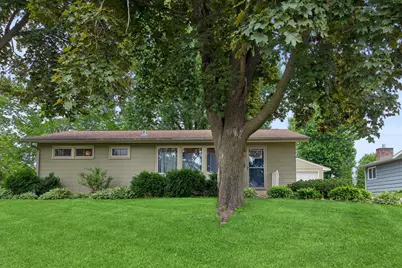 833 9th Avenue SW, Faribault, MN 55021 - Photo 2