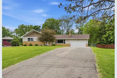 2115 Toledo Avenue N, Golden Valley, MN 55422 - Photo 2