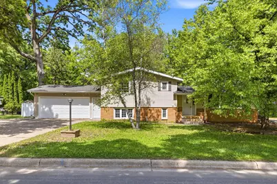 1065 Jorgenson Street SE, Hutchinson, MN 55350 - Photo 2