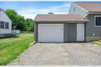1000 W Lyon Avenue, Lake City, MN 55041 - Photo 14
